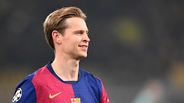 De Jong rất muốn sớm gia hạn với Barca.