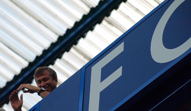 Abramovich tại Stamford Bridge trong chiến thắng 4-0 trước Portsmouth năm 2008.