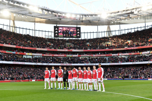 Emirates: Mồ hôi, nợ nần và cuộc chuyển mình lịch sử của Arsenal