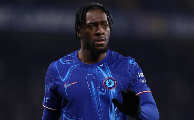 Axel Disasi lọt vào tầm ngắm của Newcastle United.