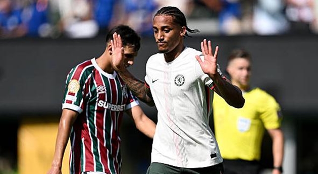 Pedro lập cú đúp bàn thắng.