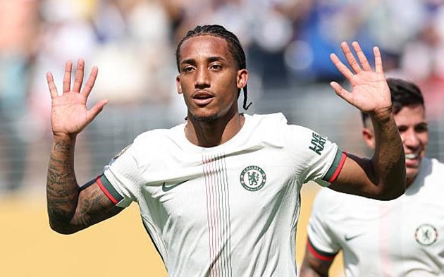 Joao Pedro là một món hời của Chelsea?