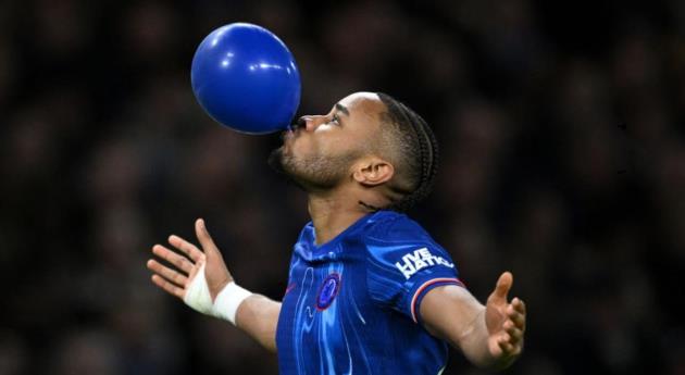 Nkunku được Chelsea săn đón.