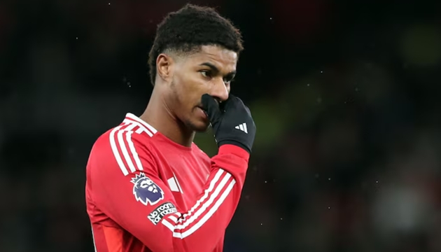 "Poster Boy" bị ruồng bỏ: Rashford mất số 10, tập một mình tại Carrington