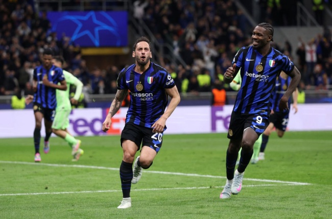 Hakan Calhanoglu có thể rời Inter.