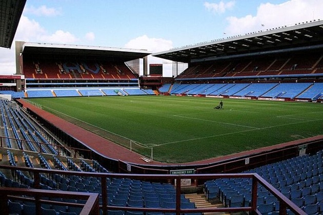 Khán đài Holte End được ví như 'trái tim' của Villa Park.
