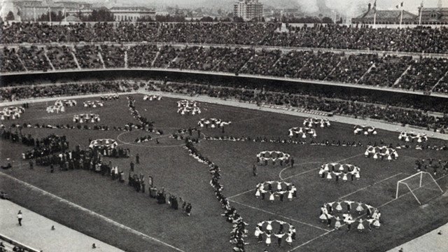Camp Nou trong những năm tháng non trẻ