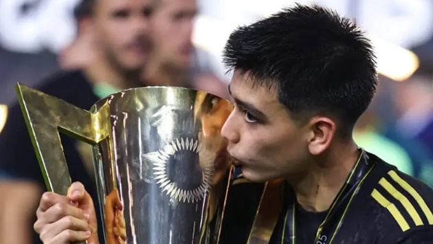 Gilberto Mora phá kỷ lục của Yamal.