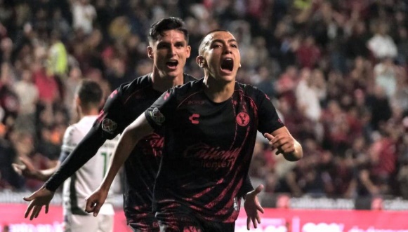 Ngôi sao người Mexico năm nay chỉ mới 16 tuổi.