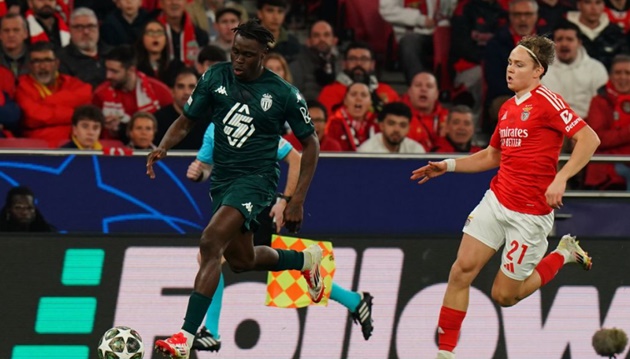 AC Milan nhắm Singo.