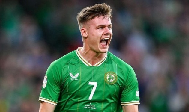 NÓNG! Roma đàm phán mượn Evan Ferguson từ Brighton