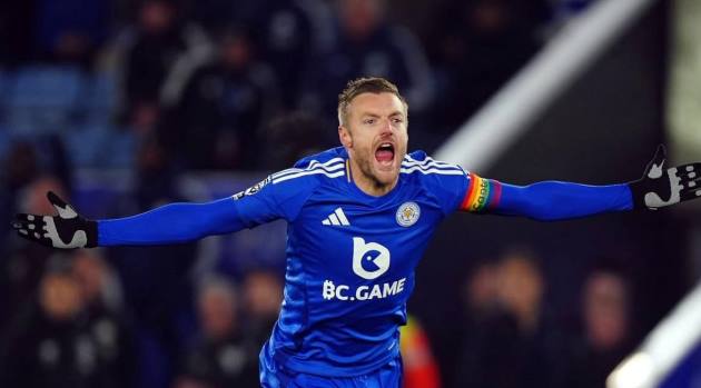 Man Utd loay hoay số 9, được chào mời Jamie Vardy