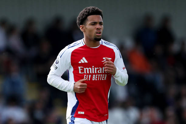 Nwaneri đang gặp vấn đề về hợp đồng với Arsenal.
