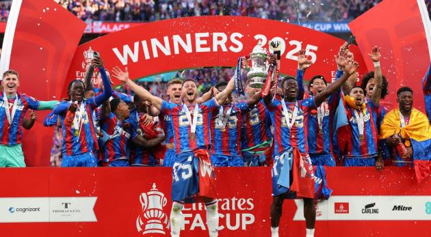Palace có nguy cơ bị loại khỏi Europa League.