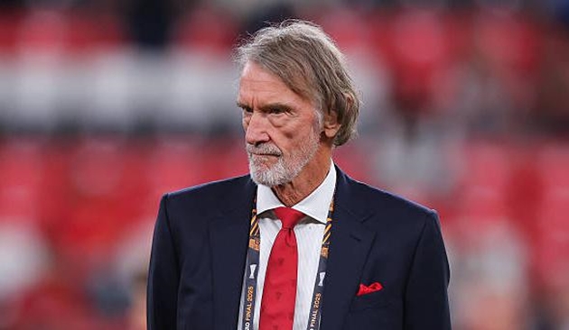Sir Jim Ratcliffe quyết định thay đổi bộ phận tuyển trạch của Manchester United.