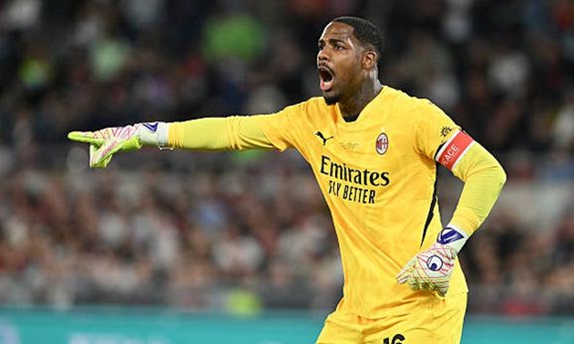 AC Milan quyết định giữ lại Mike Maignan.