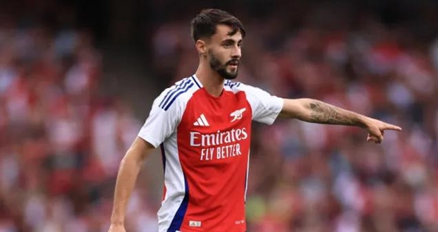 Parma quan tâm, Arsenal có thể bán rẻ Fabio Vieira