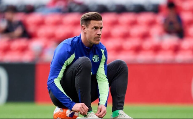 Ter Stegen sẽ rời Barca?