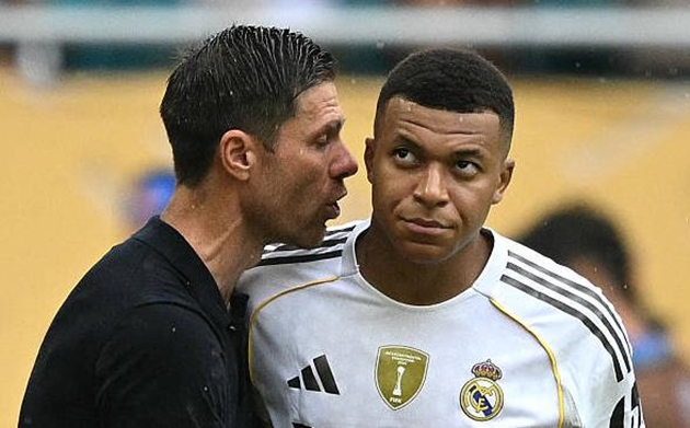 Ảnh minh họa cho bài viết về "Cú tát" từ PSG phơi bày công cuộc tái thiết của Real Madrid