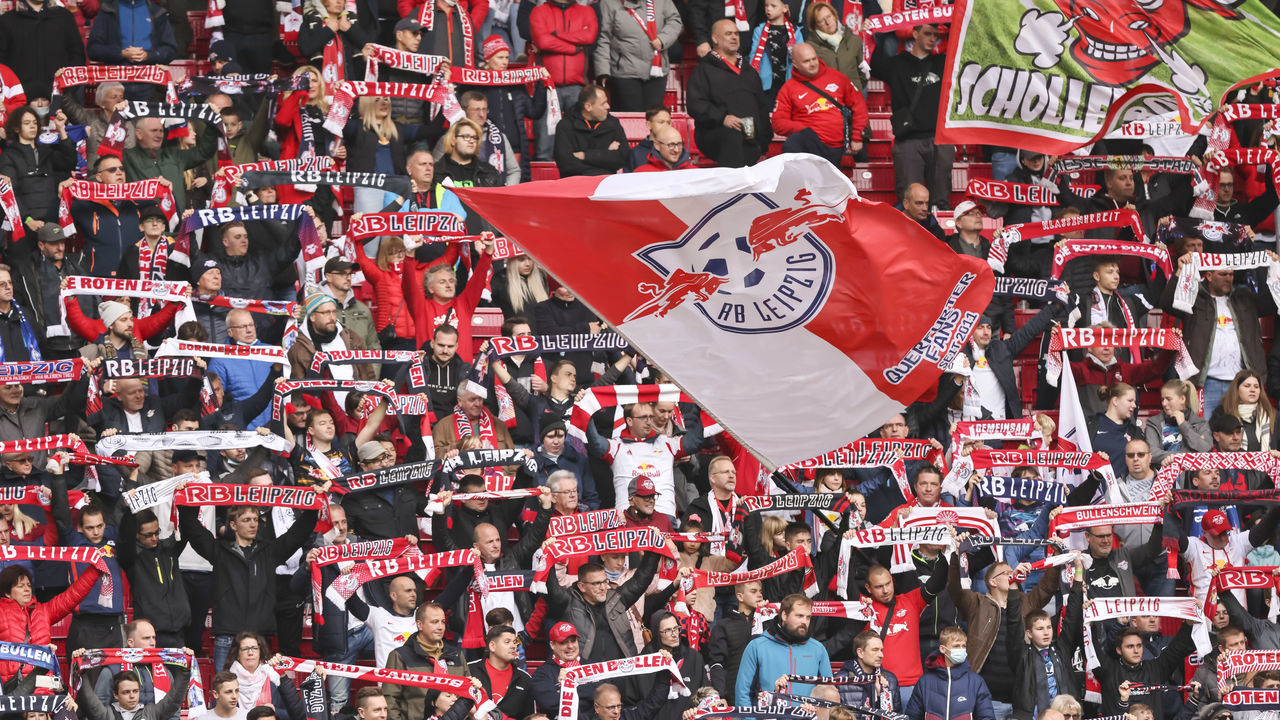 Logo đầy ấn tượng của RB Leipzig.