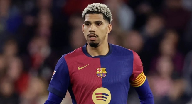 Barca muốn đổi Araujo lấy Yildiz.