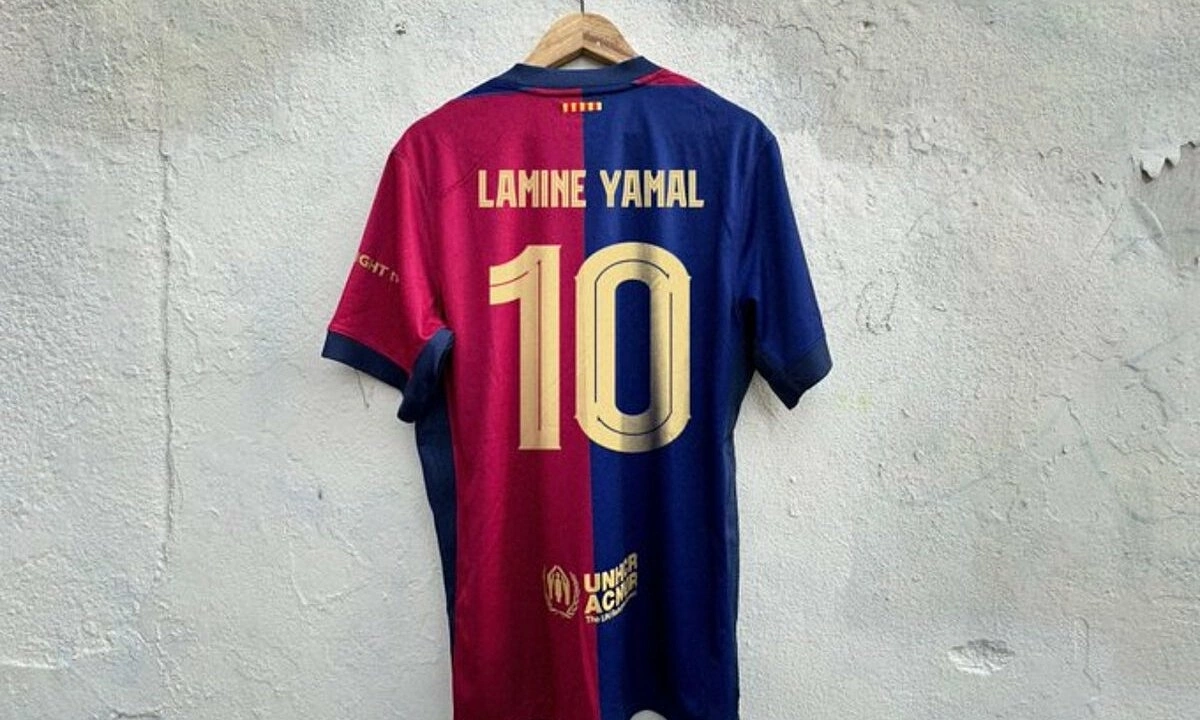 Yamal là chủ nhân tiếp theo của chiếc áo số 10 huyền thoại tại Barcelona