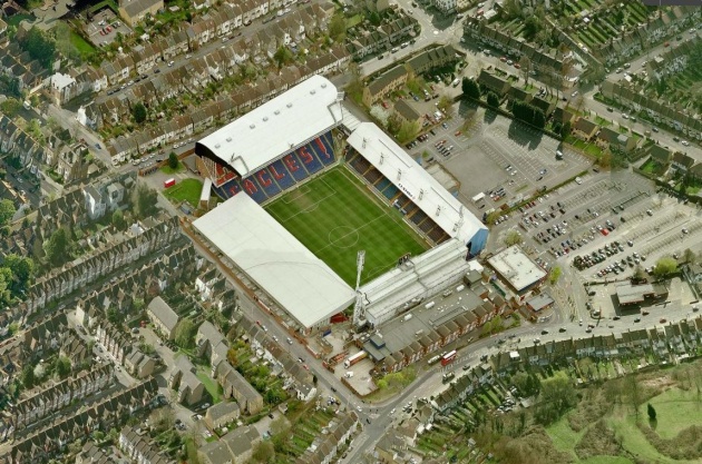 Bức ảnh chụp từ trên không của sân Selhurst Park.
