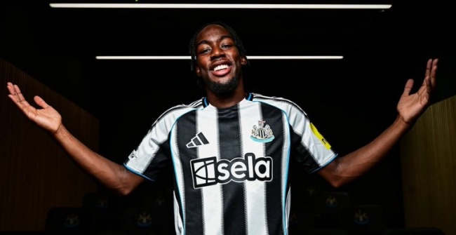 CHÍNH THỨC! Anthony Elanga gia nhập Newcastle, giá 55 triệu bảng