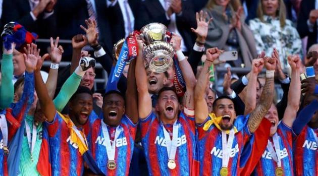 Vì sao Palace mất suất Europa League, Forest bất ngờ hưởng lợi?