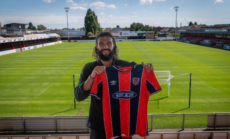 Andy Carroll đã có bến đỗ mới.