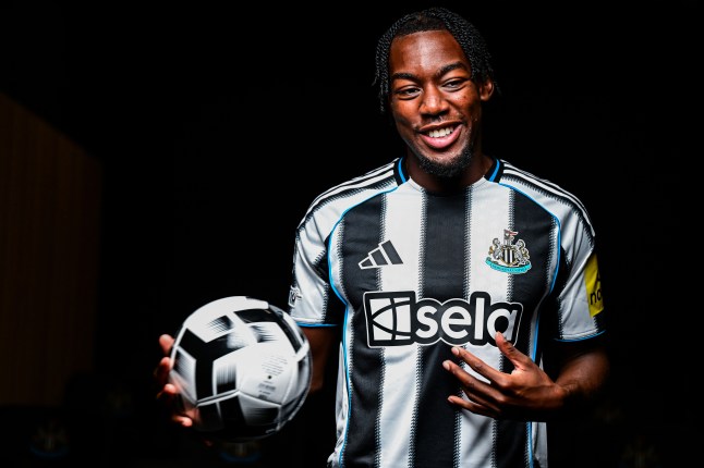 Man Utd kiếm được bao nhiêu tiền từ vụ Elanga đến Newcastle?