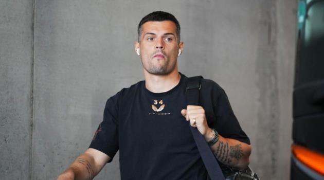 Xhaka được Inter liên hệ thay Calhanoglu, phí dễ tiếp cận