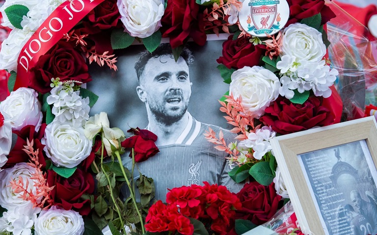 Arne Slot nêu lý do Liverpool vẫn đá giao hữu sau đám tang của Diogo Jota