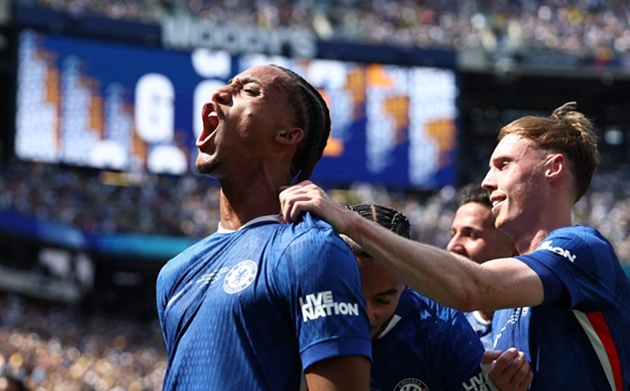 Pedro và Palmer là 2 ngôi sao sáng của Chelsea