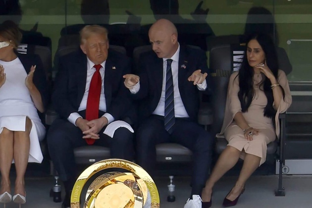 Gianni Infantino và Trump theo dõi trận chung kết