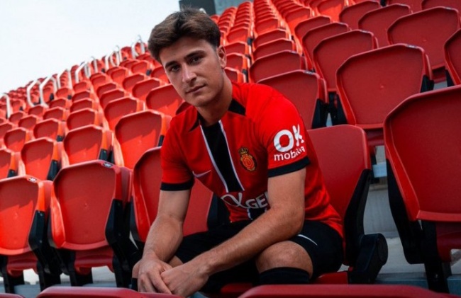 CHÍNH THỨC! Barcelona bán đứt Pablo Torre cho Real Mallorca