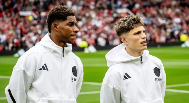 Chuyển nhượng tối 15/7: Chelsea nhắm cặp đôi MU; Real để mắt đến Palmer