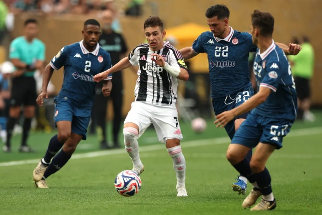 Juventus hoàn toàn có thể đón cả Conceicao lẫn Sancho.