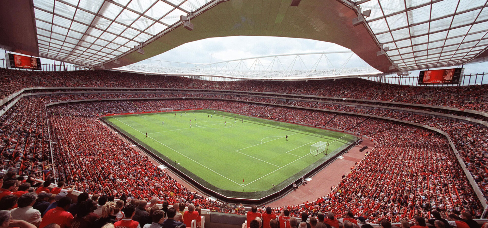 Sân nhà Emirates luôn là điểm tựa của Arsenal