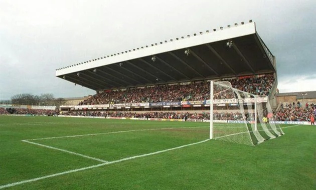 Sân St James' Park vào đầu những năm 90