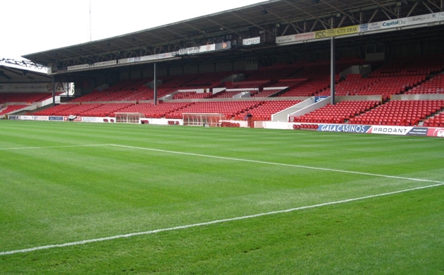 City Ground sở hữu mặt cỏ chất lượng.