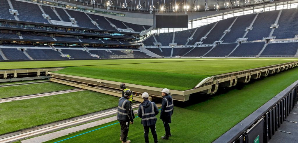 Hệ thống sân cỏ đặc biệt của SVĐ Tottenham.