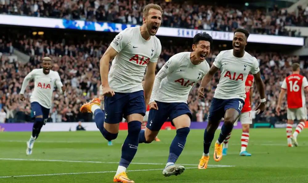 Trận đấu giữa Tottenham với Arsenal có số khán giả kỷ lục.