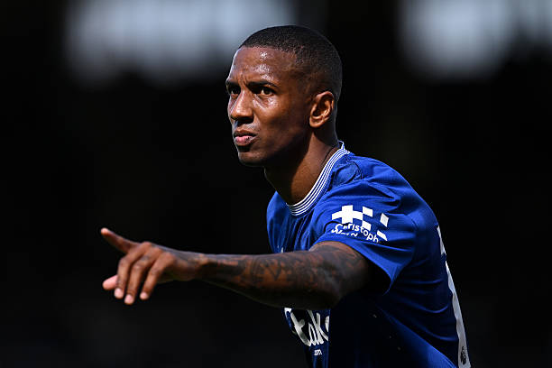 Ảnh minh họa cho bài viết về Lời chỉ trích của Ashley Young quá muộn: Amorim đã tự nhận trách nhiệm từ lâu