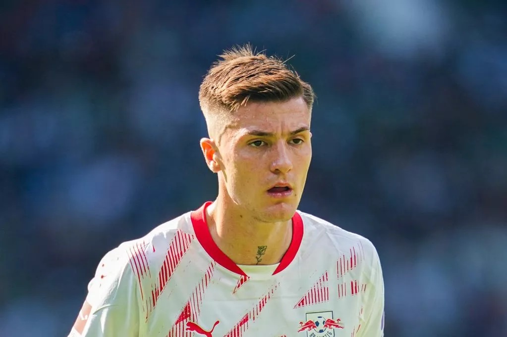 Benjamin Sesko hé lộ tương lai sau khi vụ chuyển nhượng Arsenal sụp đổ