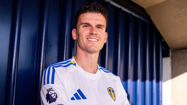 Leeds tiêu tốn số tiền lớn cho Jean-Kevin Augustin.
