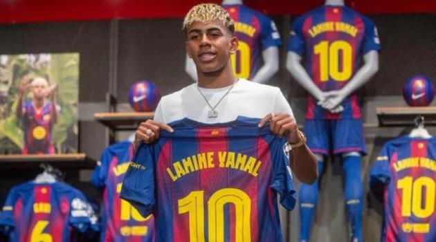 CHÍNH THỨC! Lamine Yamal nhận áo số 10, ký hợp đồng dài hạn với Barcelona