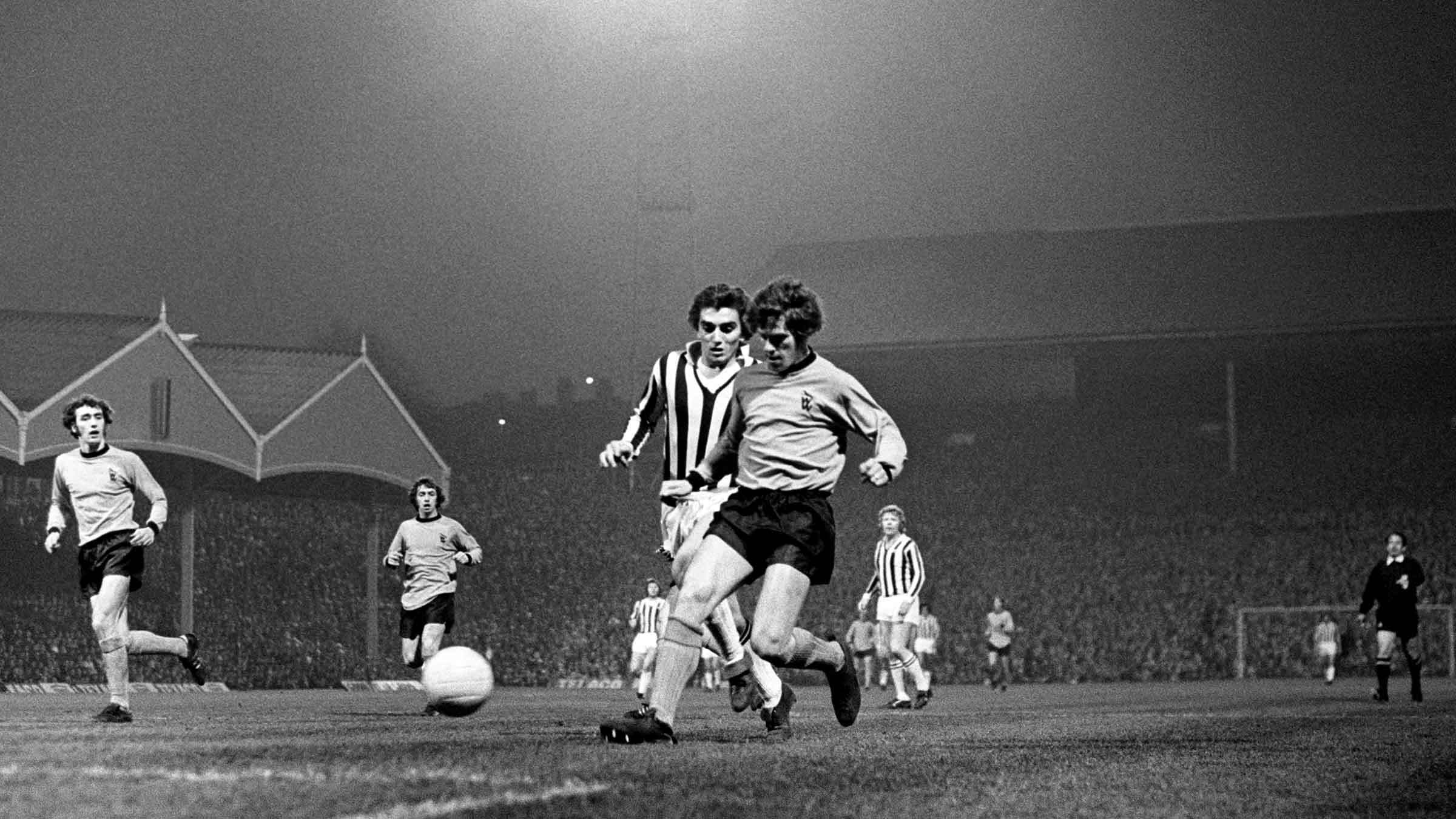 Sân Molineux từng tổ chức trận chung kết UEFA Cup năm 1972 giữa Wolverhampton Wanderers và Tottenham Hotspur.