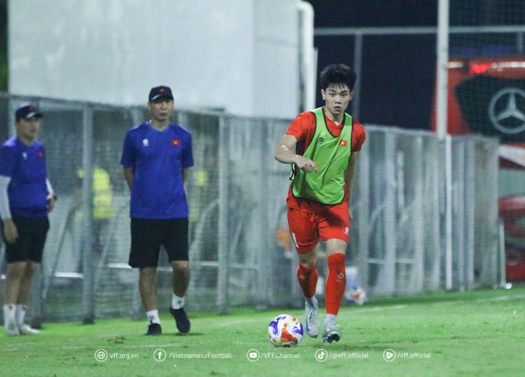 U23 Việt Nam chuẩn bị chơi trận ra quân với Lào.