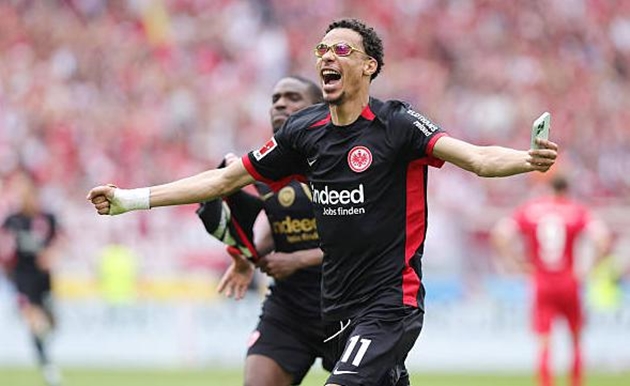 Liverpool quan tâm, Ekitike nộp đơn xin rời Eintracht Frankfurt